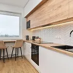 Miedziana 6 & 18 Apartment With Free Garage Wroclaw By Renters