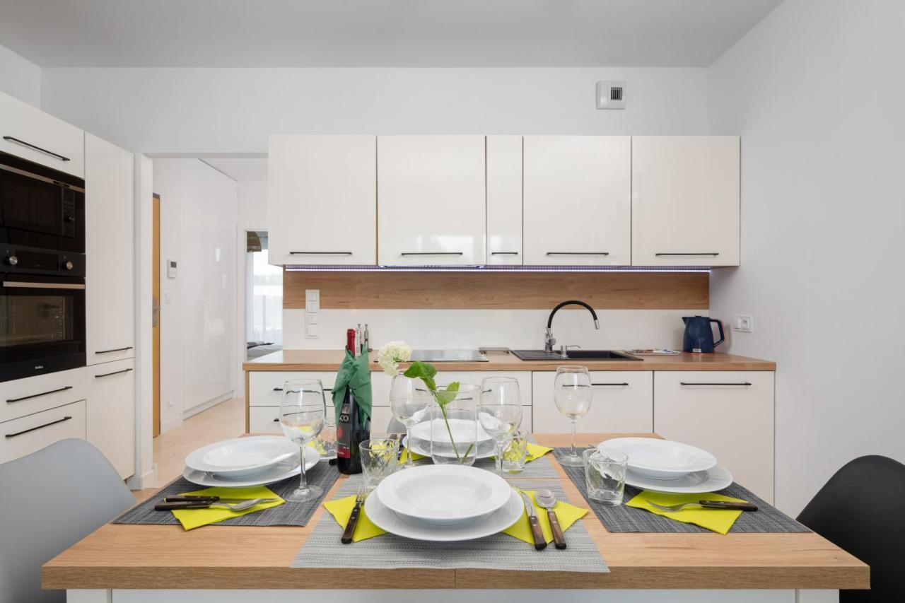 Miedziana 6 & 18 With Free Garage By Renters * Wroclaw
