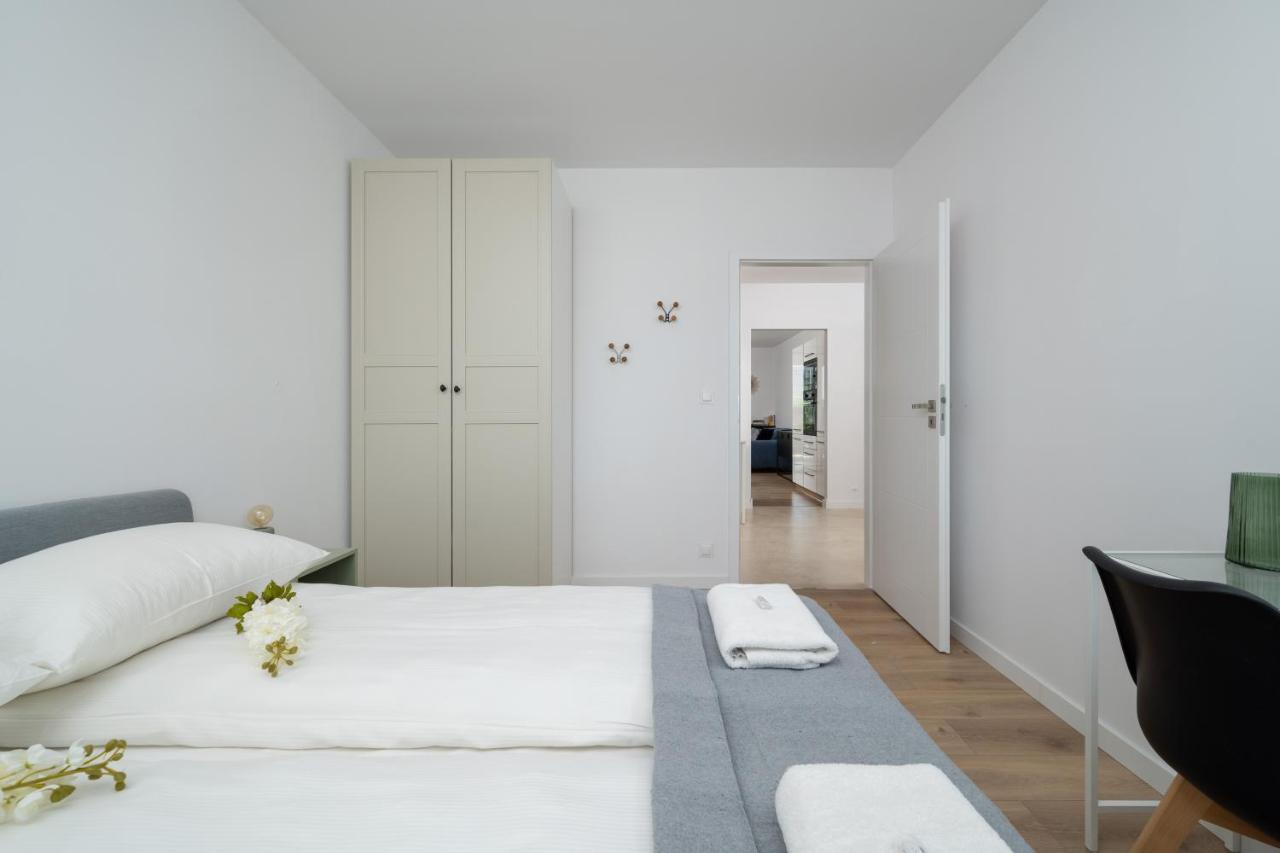 Miedziana 6 & 18 With Free Garage By Renters * Wroclaw