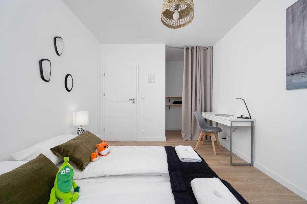 Miedziana 6 & 18 With Free Garage By Renters Apartment Wroclaw