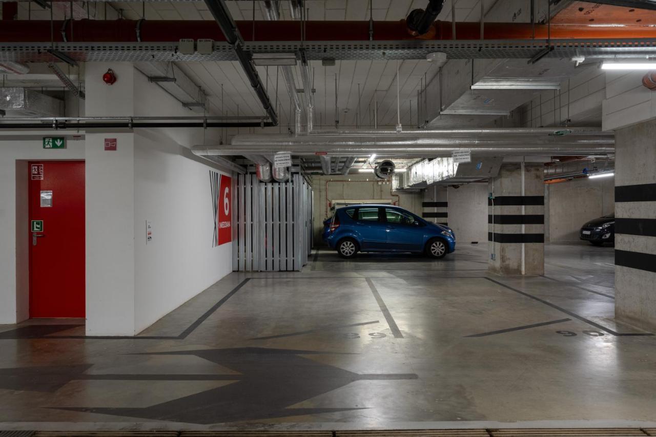 Miedziana 6 & 18 With Free Garage By Renters Apartment Wroclaw