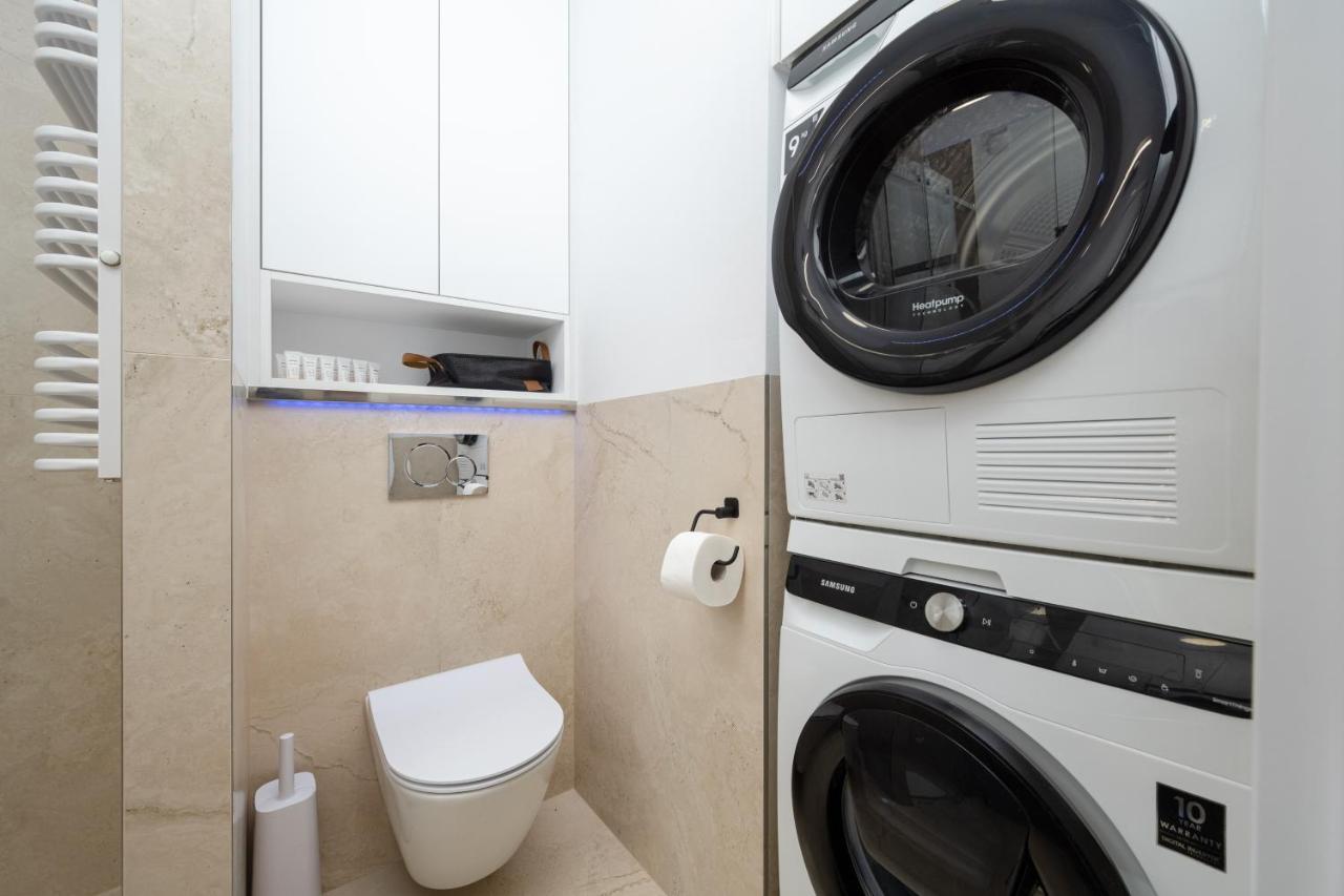 Miedziana 6 & 18 With Free Garage By Renters Apartment Wroclaw