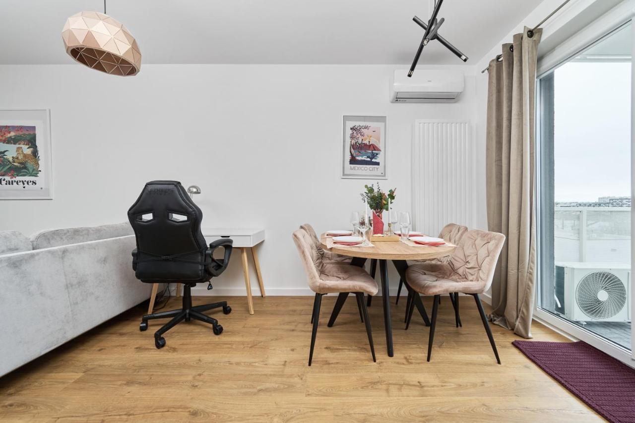 Miedziana 6 & 18 With Free Garage By Renters Apartment