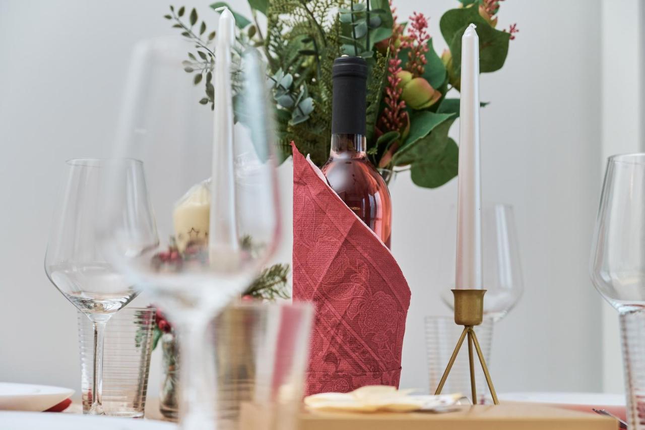 Miedziana 6 & 18 With Free Garage By Renters Wroclaw