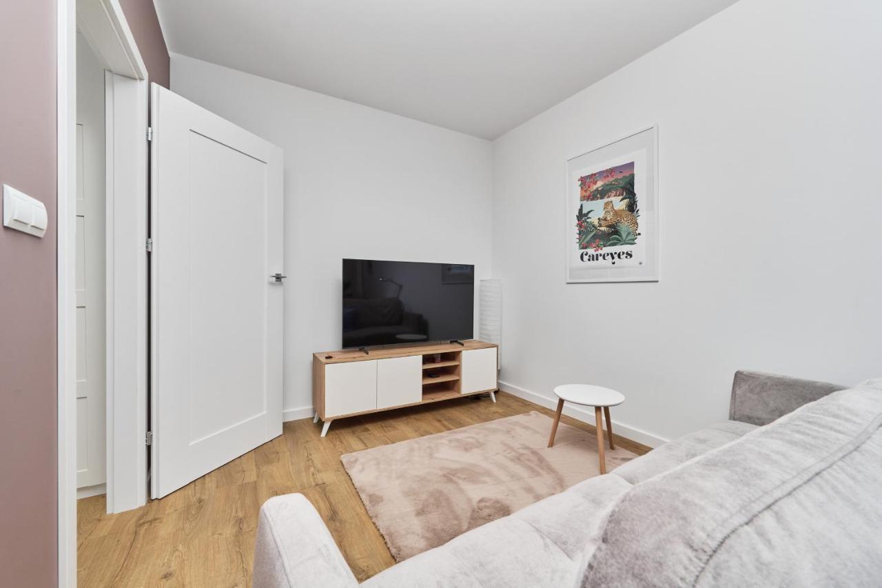 Apartment Miedziana 6 & 18 With Free Garage By Renters *
